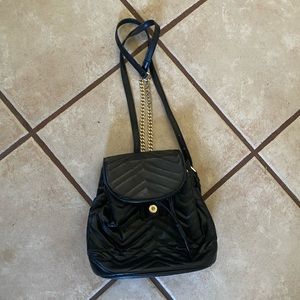 Woman’s Mini Backpack Bag Gold Chain Straps Quilted Like Néw